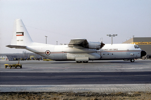 Kuwait Air Force Lockheed L-100-30 Hercules KAF325 (1987)