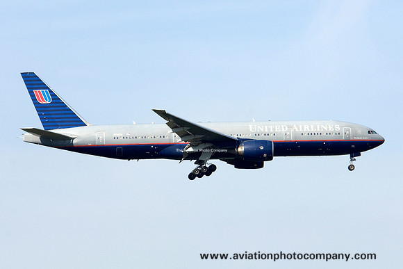 United Airlines Boeing 777-222ER N782UA (2008)
