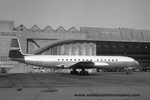 BOAC De Havilland Comet 4 G-APDJ at Heathrow (1967)