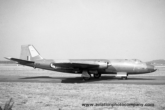 RAF 213 Squadron English Electric Canberra B(I).6 WT318