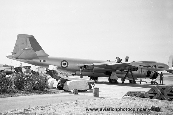 RAF 39 Squadron English Electric Canberra T.4 WT481
