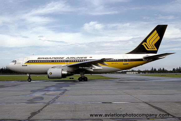 Singapore Airlines Airbus A310-222 9V-STK (1986)