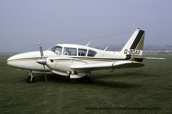 Piper PA-23-250 Aztec G-BDAX (1986)