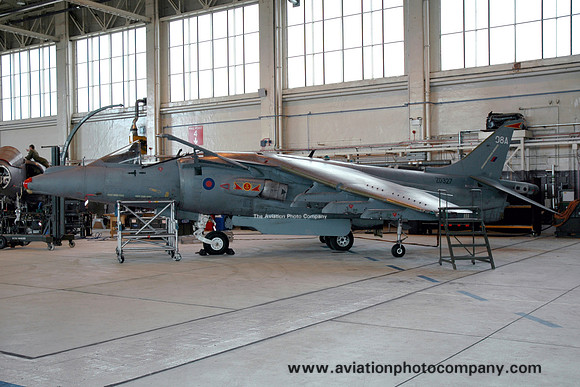 RAF/Royal Navy 800 Squadron BAE Harrier GR.7A ZD327/08A at RAF Cottesmore (2006)
