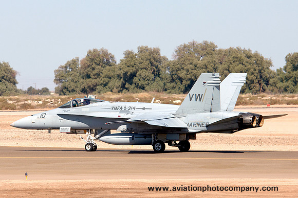 US Marines VMFA-314 McDonnell Douglas F/A-18C Hornet 165194/VW-10 (2006)