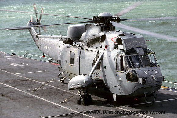 Royal Navy 814 Squadron Westland Sea King HAS.6 XZ581/CU269 on board HMS Invincible (1998)