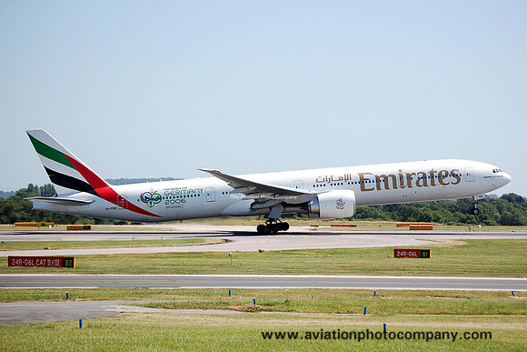 Emirates Boeing 777-36NER A6-EBJ at Manchester (2006)