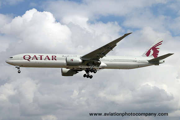 Qatar Airways Boeing 777-3DZER A7-BED at London Heathrow (2015)