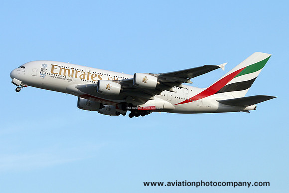 Emirates Airbus A380-861 A6-EOX (2017)