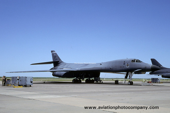 USAF 7 BW 28 BS Rockwell B-1B Lancer 85-0073/DY (1998)