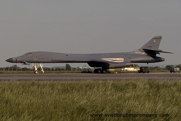 USAF 28 BW 37 BS Rockwell B-1B Lancer 85-0092 (1996)
