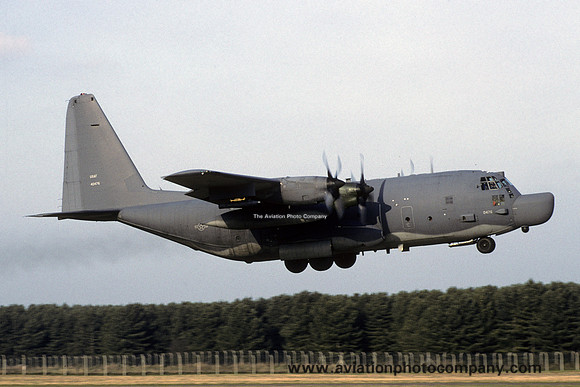 USAF 352 SOG 7 SOS Lockheed MC-130H Combat Talon 84-0476 at RAF Mildenhall (1998)