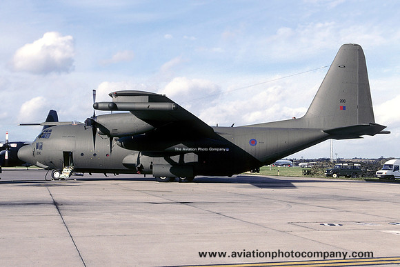 RAF LTW Lockheed C-130K Hercules C.1 XV206 (1998)