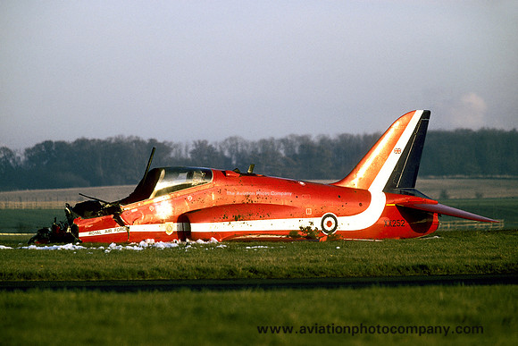 RAF Red Arrows Hawker Siddeley Hawk T.1 XX252 crashed near RAF Cranwell (1998)