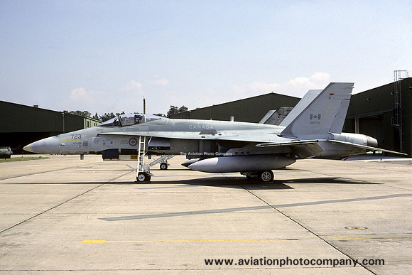 Canadian Air Force 1 CAG McDonnell Douglas CF-188 Hornet 188723 (1991)