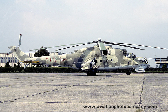 Hungarian Air Force Mil Mi-24D 582 (1991)