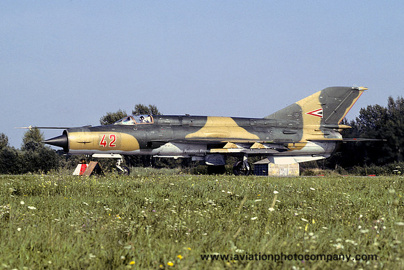 Hungarian Air Force Mikoyan MiG-21bis 42 (1991)