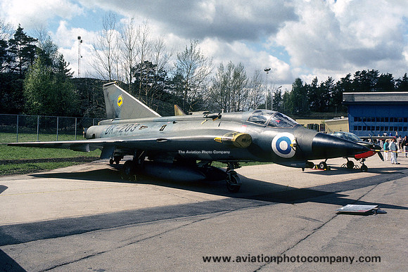 Finnish Air Force HavLv 11 SAAB Draken J-35XS DK-203 (1988)