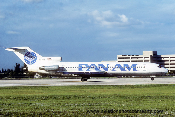 Pan American World Airways Boeing 727-235 N4743 (1985)