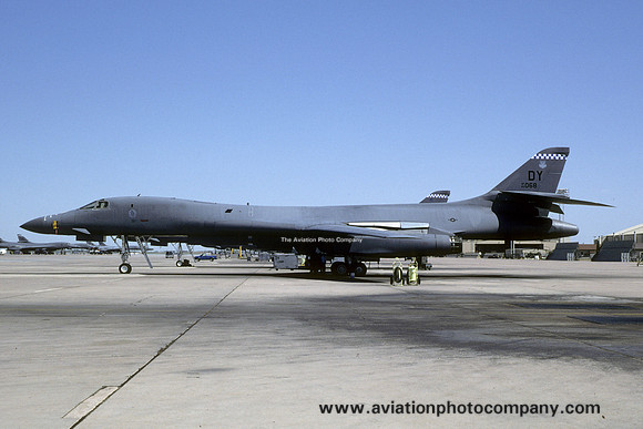 USAF 7 BW 28 BS Rockwelll B-1B Lancer 83-0068/DY (1998)