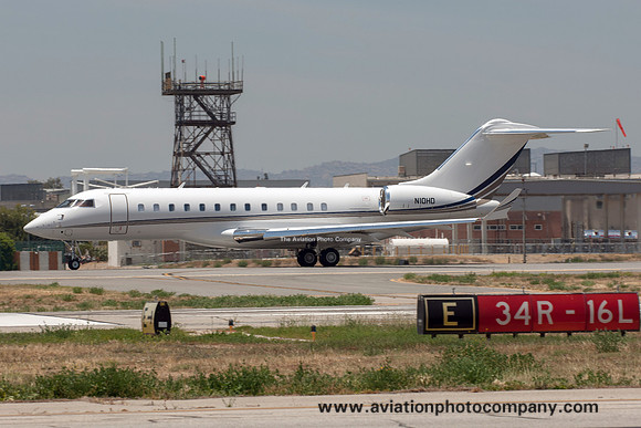 Tornante Company LLC Bombardier BD-700 Global 6000 N10HD at Van Nuys (2016)