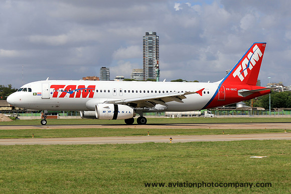 TAM Linhas Aéreas Airbus A320-232 PR-MAZ (2015)