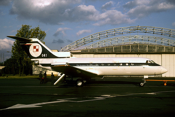 Polish Air Force 36 SPLT Yakolev Yak-40 041 (1991)