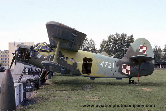 Polish Air Force 58 LPSz Antonov An-2 4721 (1991)