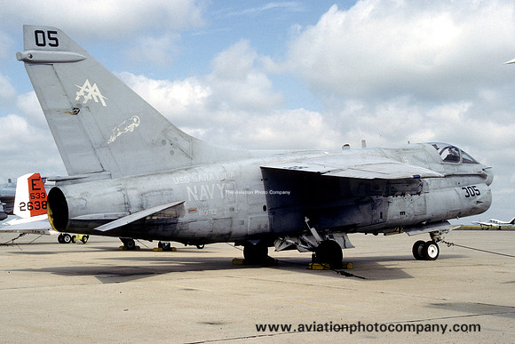 US Navy VA-83 LTV A-7E Corsair 160713/AA-305 (1985)