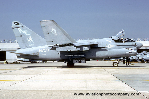 US Navy VA-37 LTV A-7E Corsair 159661/AE-305 (1987)