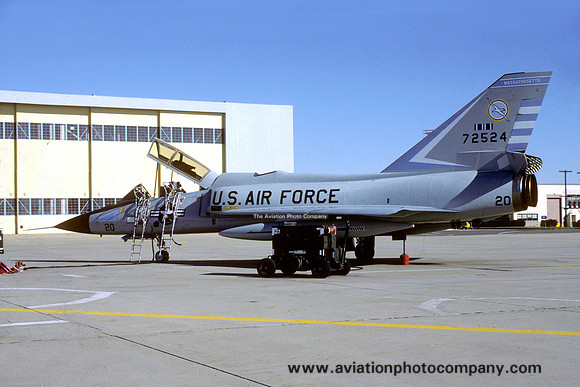 USAF Massachusetts ANG 101 FIS Convair F-106B Delta Dart 57-2524 (1986)