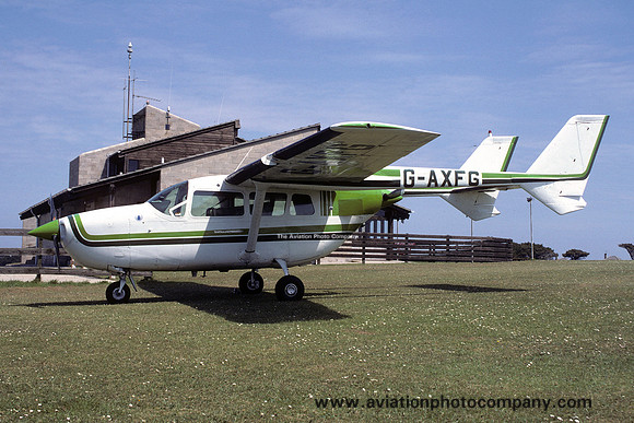 Cessna 337D Super Skymaster G-AXFG (1984)
