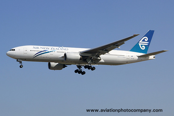 Air New Zealand Boeing 777-200ER ZK-OKH at Los Angeles IAP (2014)