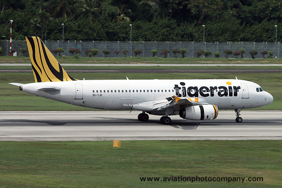 Tiger Airways Airbus A320-200 9V-TRJ at Singapore IAP (2015)