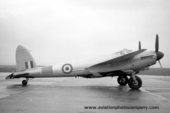 RAF THUM Flight De Havilland Mosquito TT.35 TA722 (1958)