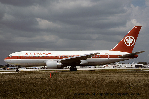 Air Canada Boeing 767-233 C-GAUW (1986)