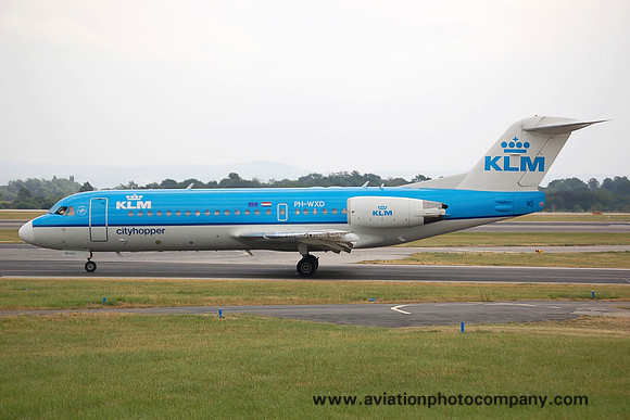 KLM Cityhopper Fokker F-70 PH-WXD at Manchester IAP (2006)