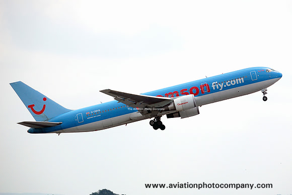 ThomsonFly Boeing 767-304ER G-OBYB at Manchester (2006)