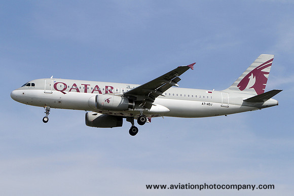 Qatar Airways Airbus A320-232 A7-ADJ (2017)