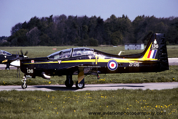 RAF 1 FTS Embraer/Short Tucano T.1 ZF136 (1999)