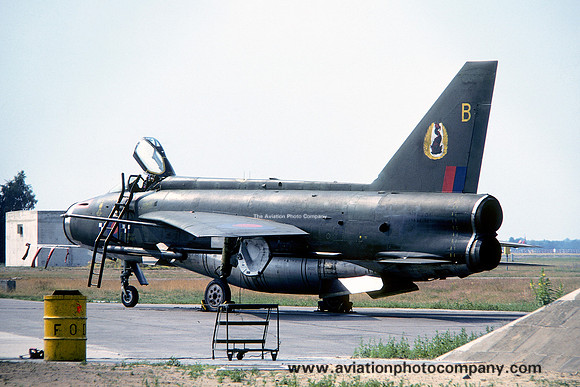 RAF 19 Squadron English Electric Lightning F.2A XN721/B (1976)