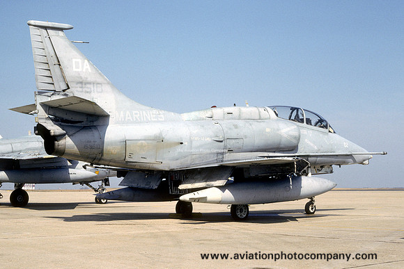 US Marines H&MS-32 Douglas OA-4M Skyhawk 153510/DA-02 (1989)