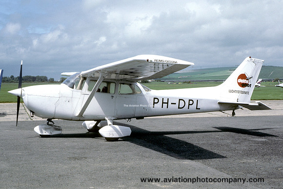 Delta Phot Reims/Cessna F172N Skyhawk PH-DPL at Shoreham (1986)