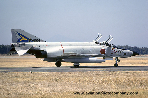JASDF 501 Hikotai McDonnell RF-4E Phantom 57-6909 (1977)