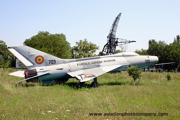 Romanian Air Force Mikoyan MiG-21F 709 displayed at Deveselu (2006)