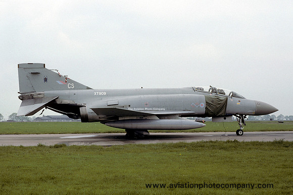 RAF 228 OCU 64 Squadron McDonnell F-4M Phantom FGR.2 XT909/CS (1990)
