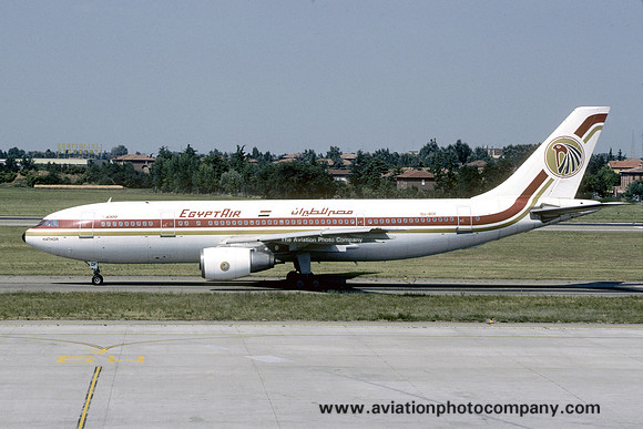 Egyptair Airbus A300B4-203 SU-BDF (1986)
