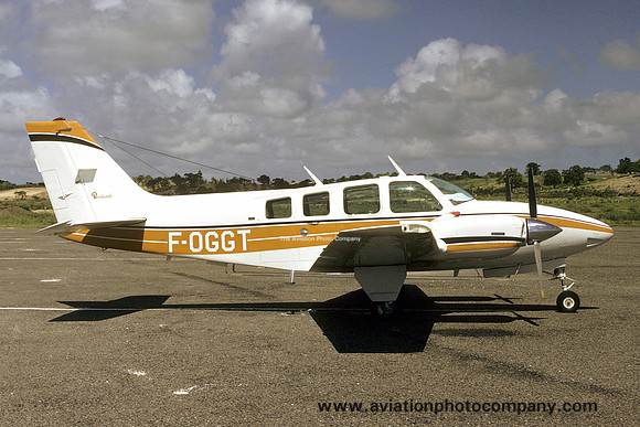 Beech 58 Baron F-OGGT (1974)
