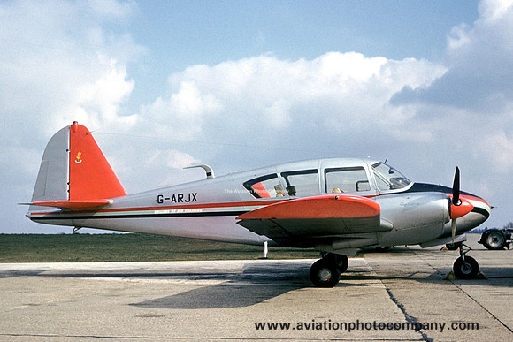College of Air Training Piper PA-23-160 Apache G G-ARJX (1962)