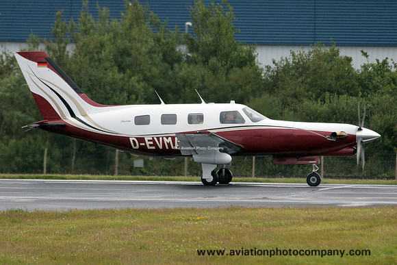 Piper PA-46-350P JetPROP DLX D-EVMA at Prestwick (2015)